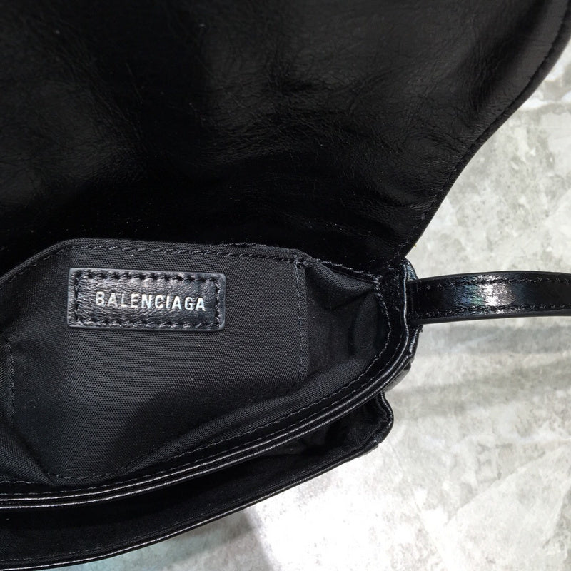 Sleek Premium PU Leather Handbag - Refined Silhouette | Women's Everyday Carry Handbag #713 - texture close-up (image 9) of designer-inspired handbag