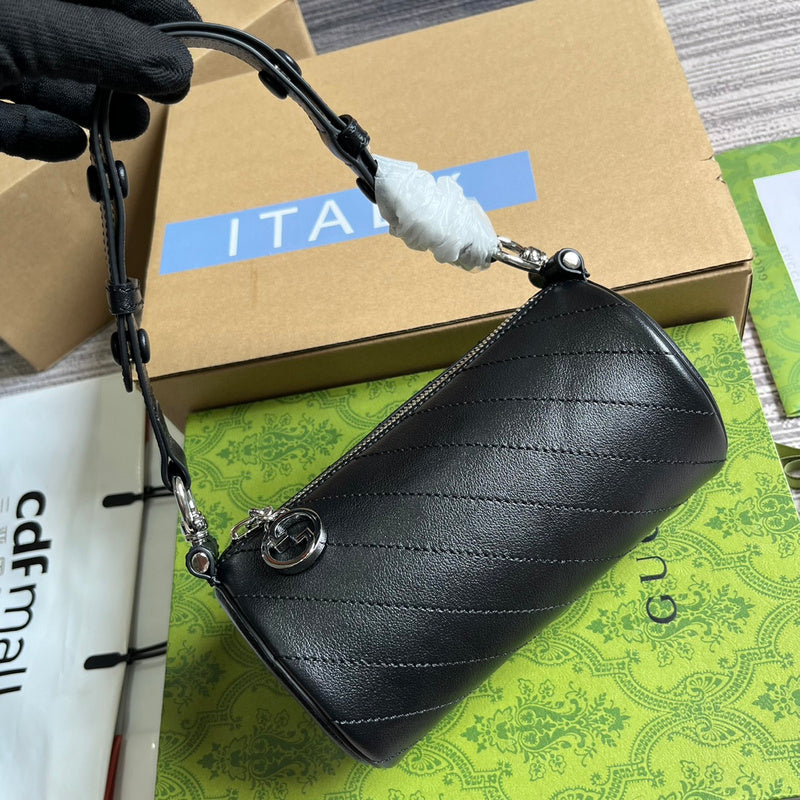 Handle and strap detail of premium statement women's handbag – women's luxury handbag