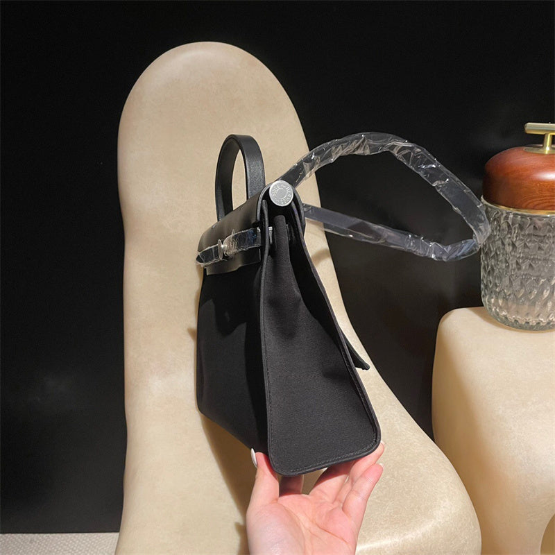  everyday bag interior and compartment view 21