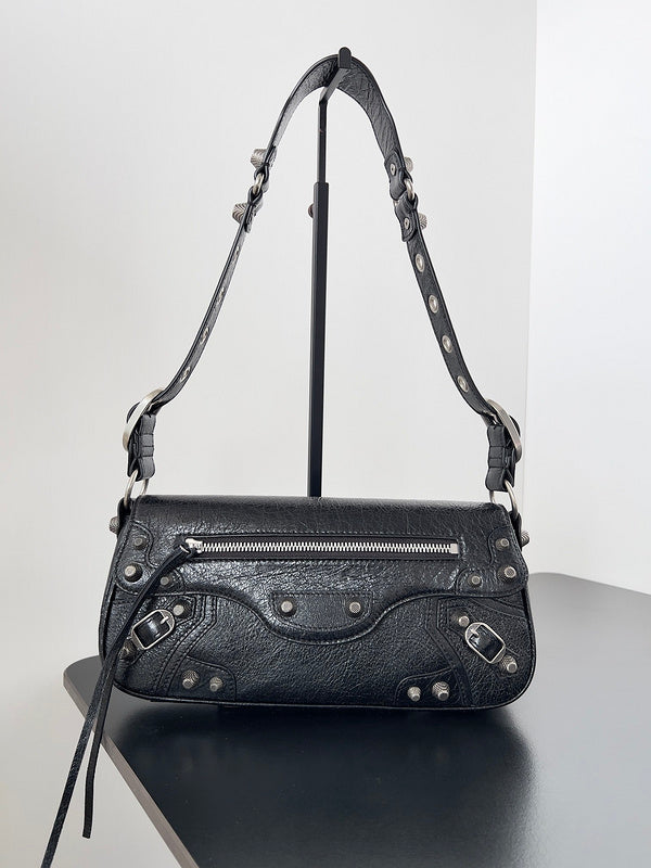 Zivas Charm Modern Minimalist Look Statement Handbag (Premium Everyday Carry) – Front View