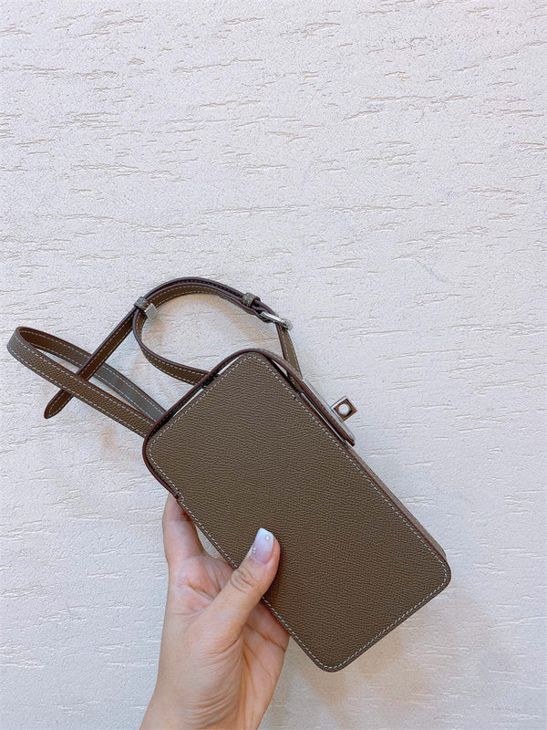  signature satchel styled with outfit 30