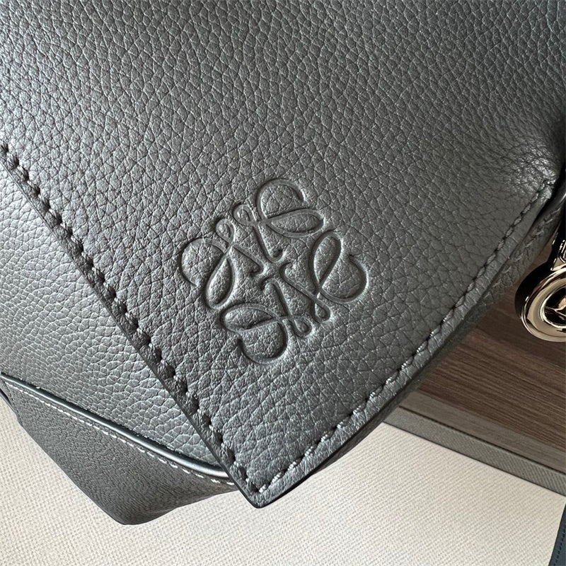 Ziva's Charm handbag – product shot (36.5cm*19cm*23cm)