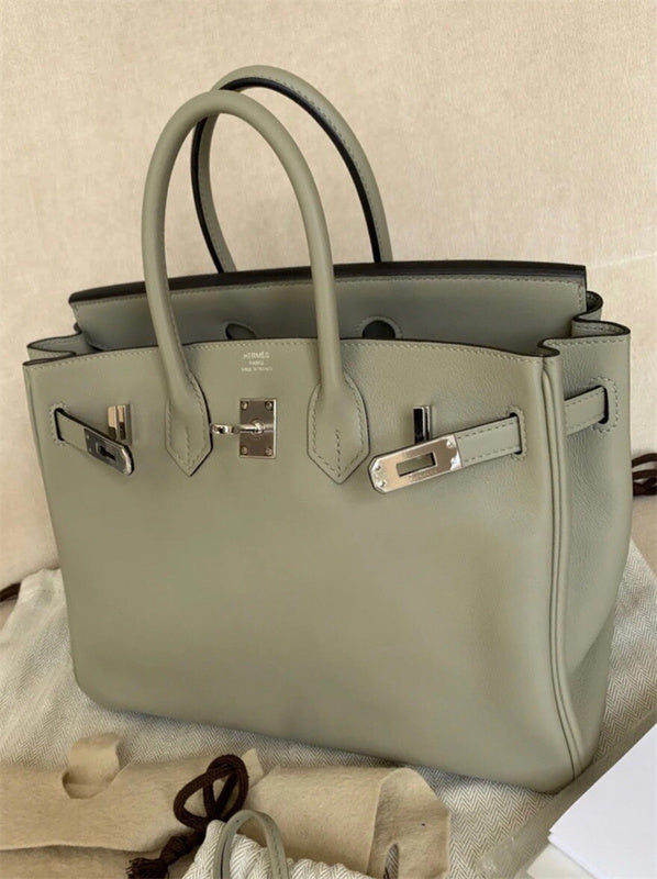  carryall bag close-up of hardware and finish