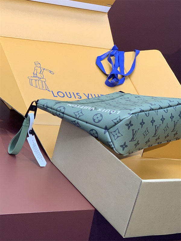  signature handbag detail view showing craftsmanship 8