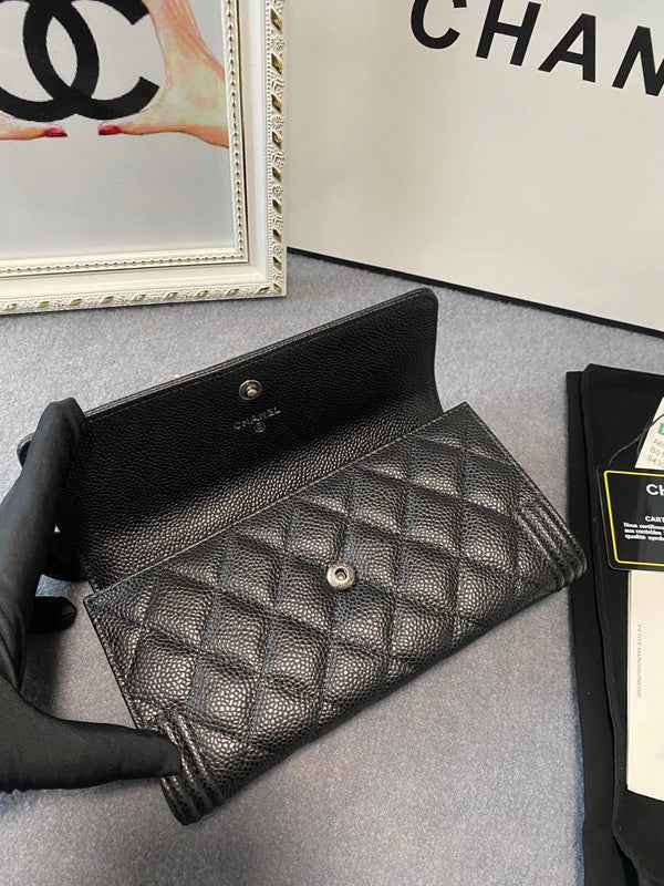  women's handbag, versatile design, view 2