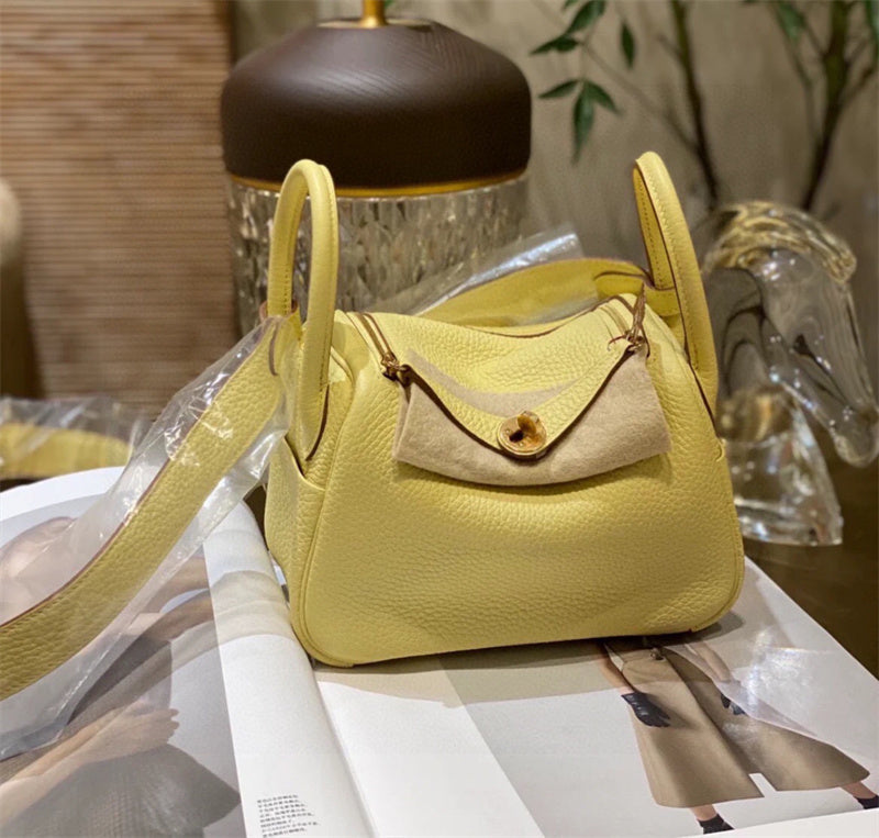  Elegant everyday bag front view 13