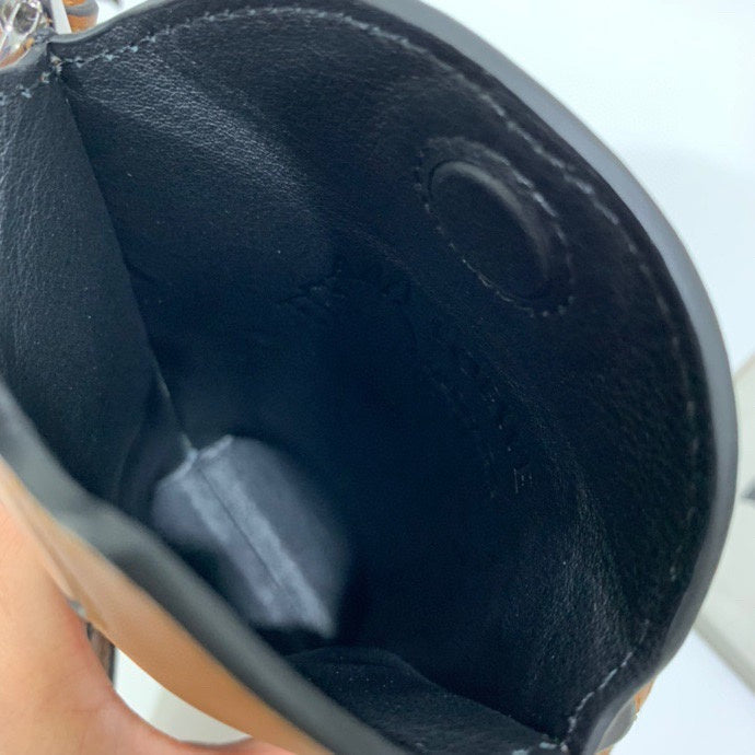 Ziva's Charm handbag – front view (8cm*19cm*4cm)