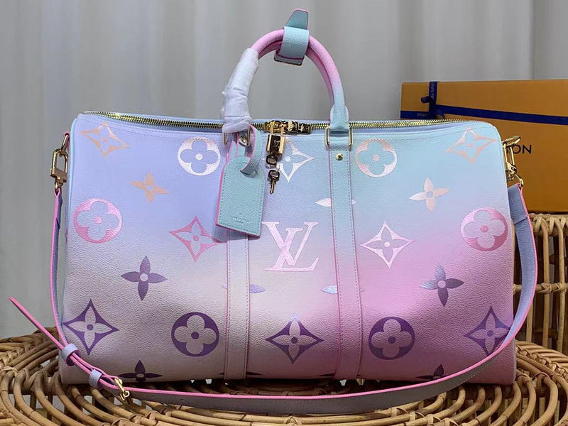 Side profile of classic modern women's handbag – women's luxury accessory