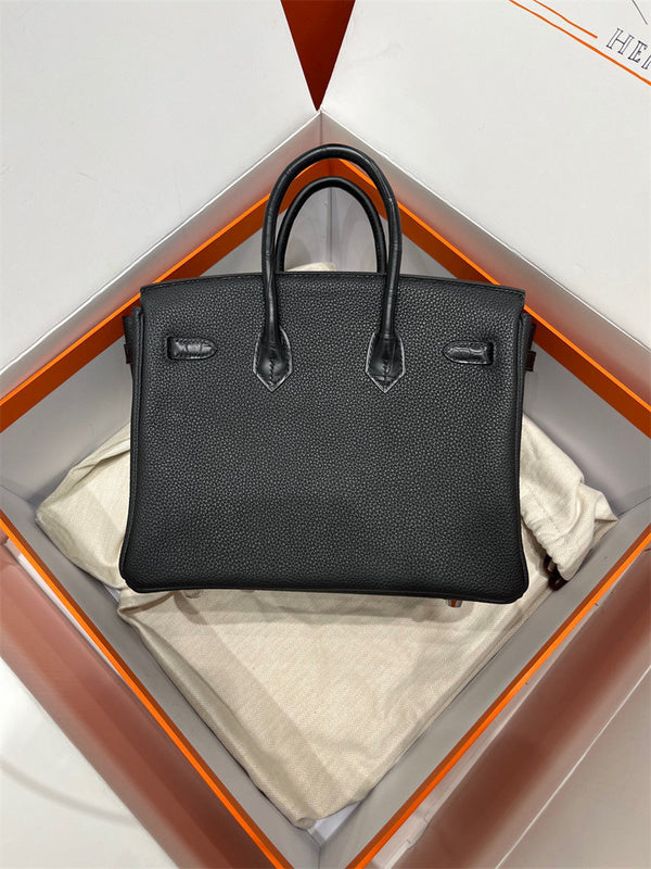  refined structured bag detail view showing craftsmanship 14