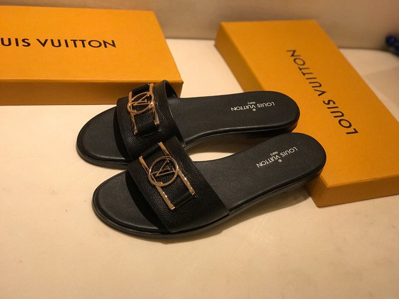 Styling view of Louis Vuitton luxury piece style No.079