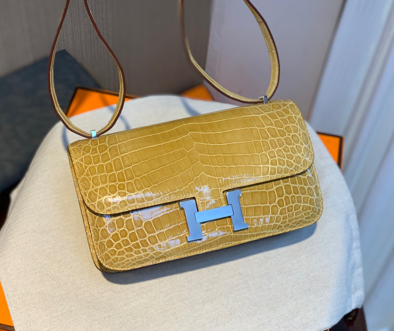 Refined handbag styled for everyday wear