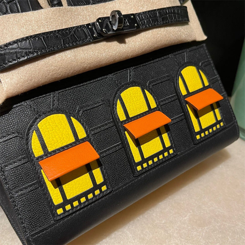  everyday tote bag styled with outfit 18