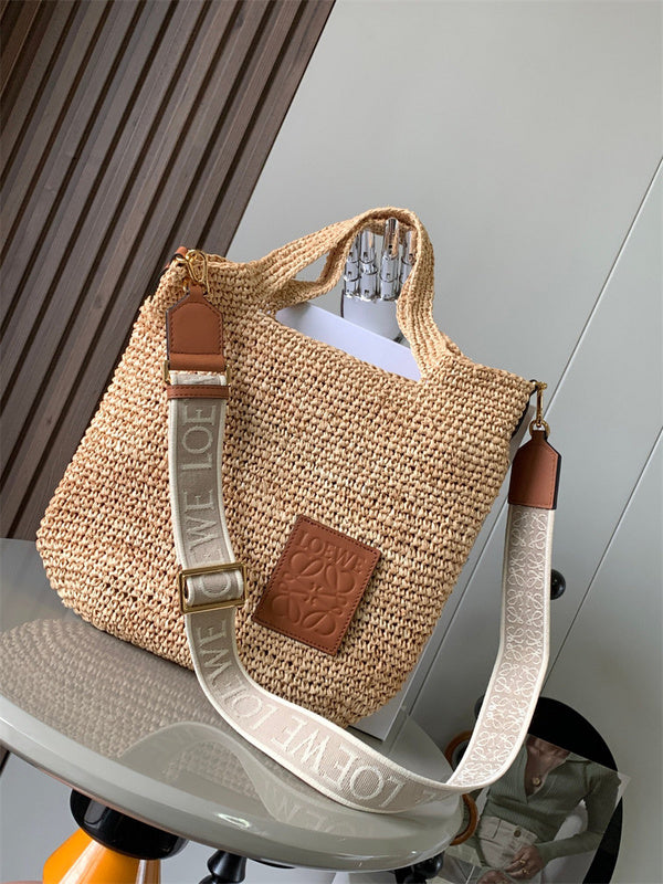 Ziva's Charm handbag – front view (30cm*30cm*8cm)