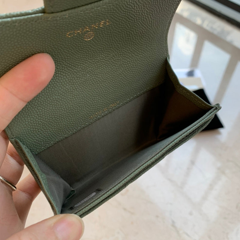 Zivas Charm Timeless Appeal Everyday Handbag (Timeless Wardrobe Addition) – Styled Look