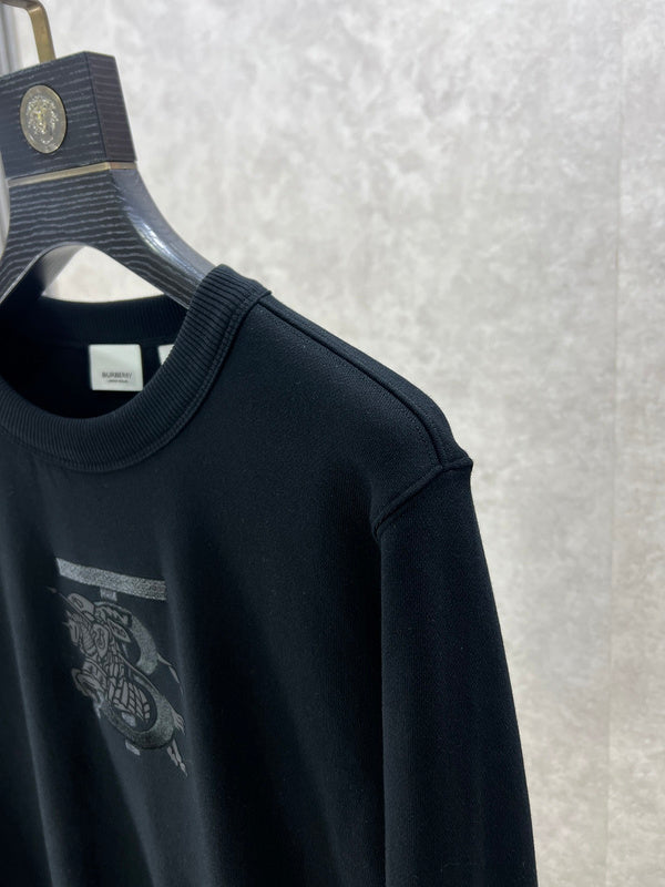 Three-quarter angle view of Burberry luxury piece style No.539