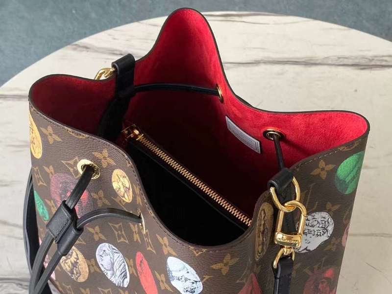 Front view of modern classic women's handbag – women's luxury handbag