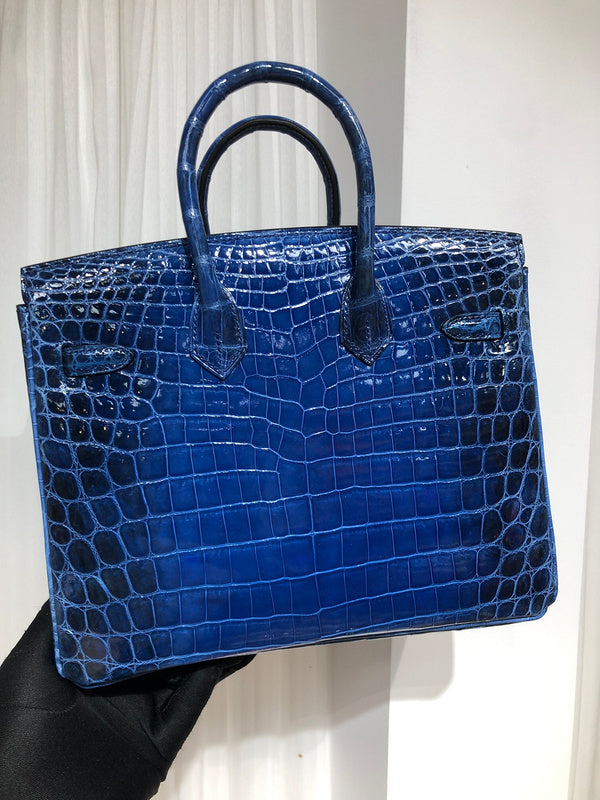 Sculpted handbag styled for everyday wear
