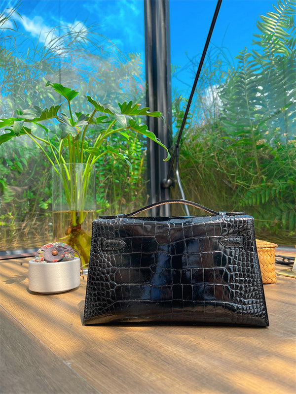 Side view of crisp structured handbag