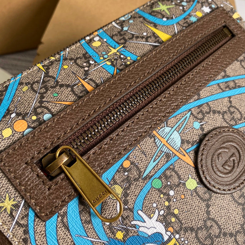 Handle and strap detail of structured modern women's handbag – women's statement bag
