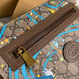 Handle and strap detail of structured modern women's handbag – women's statement bag