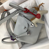  essential everyday bag styled with outfit 18