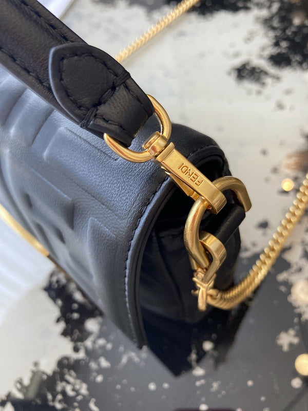 Ziva's Charm handbag – product shot (19cm*4cm*10cm)