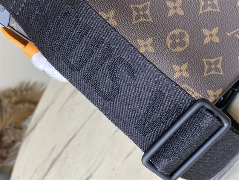  streamlined carryall bag detail view showing craftsmanship 8