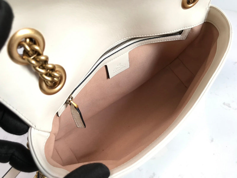 Close-up detail of everyday-luxe signature women's handbag – women's everyday handbag