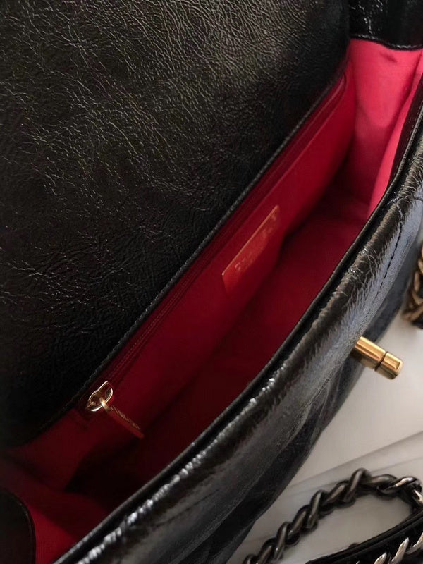  spacious purse view 9