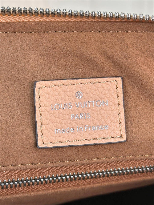  Signature shoulder bag carried on shoulder 10