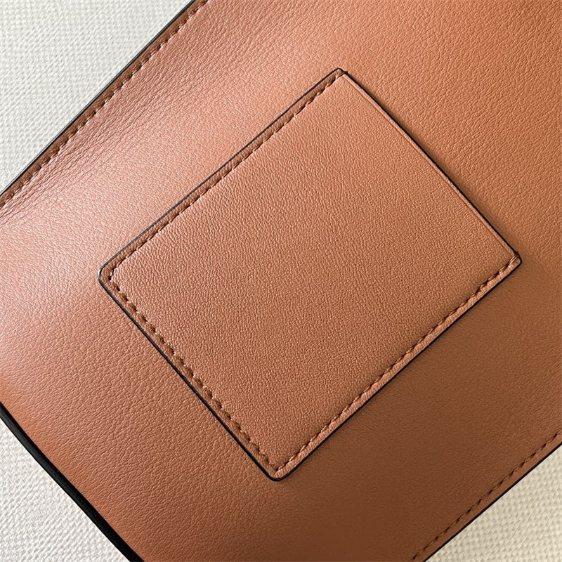 Ziva's Charm handbag – product shot (21cm*15cm*5cm)