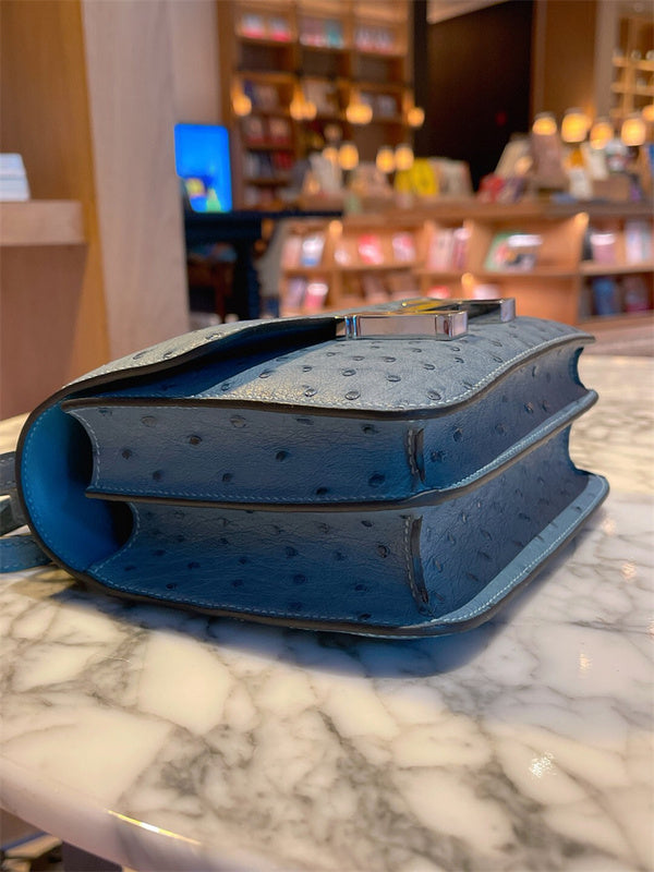 Interior view of timeless premium bag