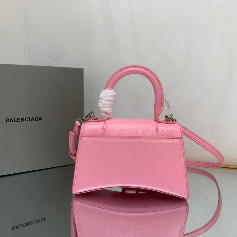 Zivas Charm Refined Everyday Style Statement Handbag (Polished Everyday Piece) – Detail View