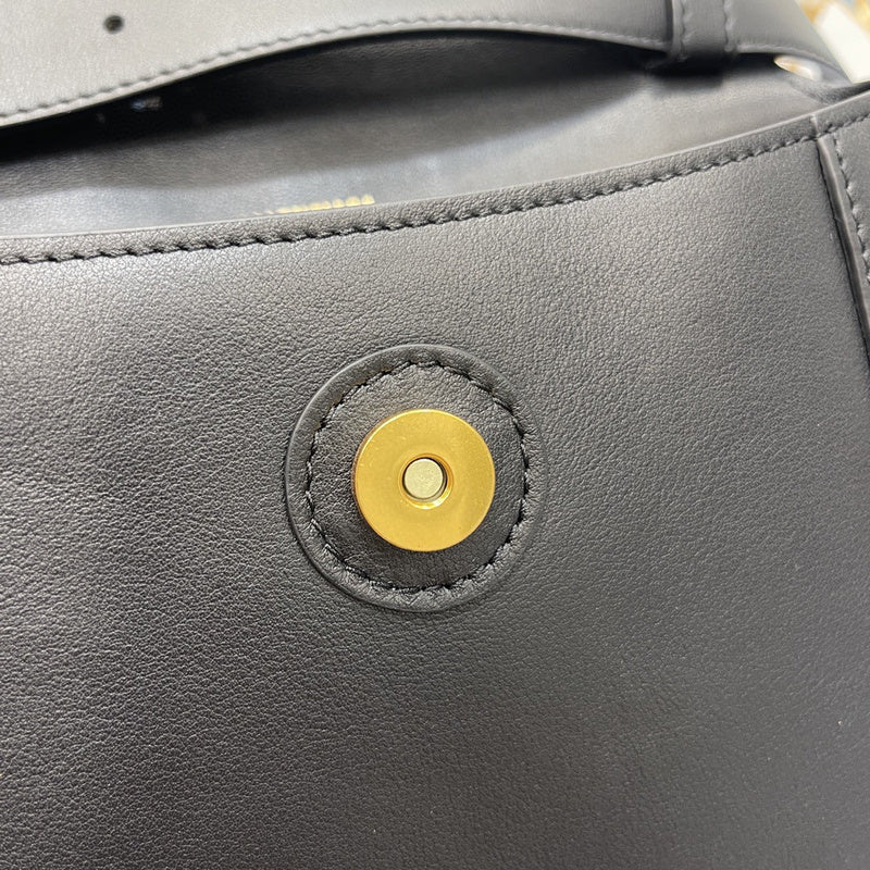 Zivas Charm Modern Edge Statement Handbag (Designer-Inspired Craftsmanship) – Detail View