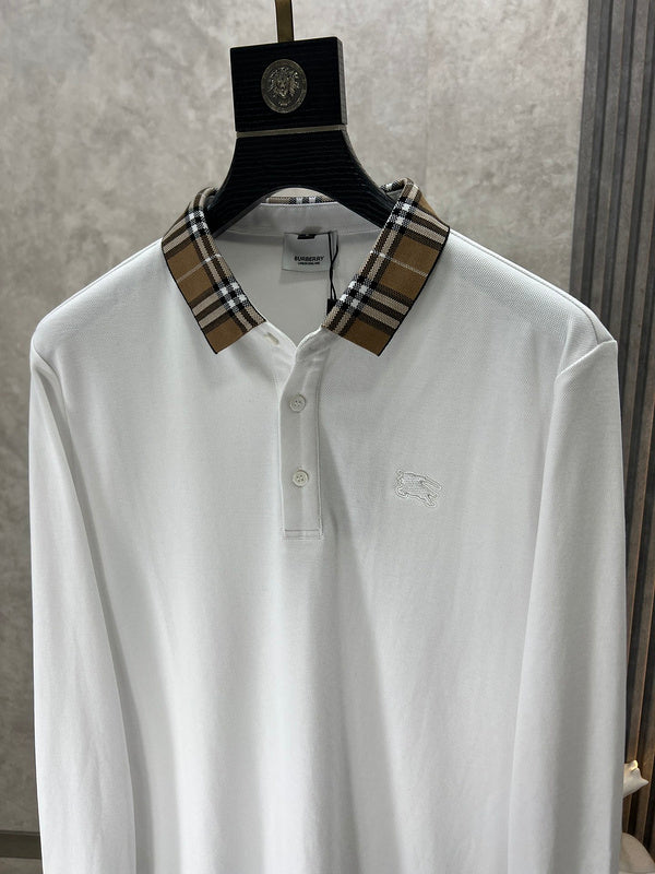 Texture and finish detail of Burberry luxury piece style No.398