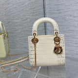 Handle and strap detail of statement sleek women's handbag – women's luxury handbag