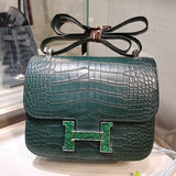 Fluid handbag styled for everyday wear