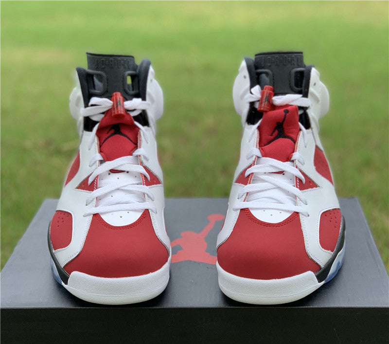 Nike Men's & Women's Designer Low-Top Shoes — Style 089 angle view