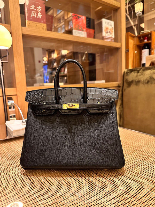  Smart top-handle bag front view