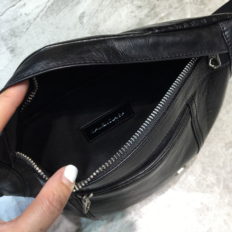 Modern Vegan Leather Handbag - Refined Silhouette | Women's Premium Handbag #266 - close-up detail shot (image 3) of designer-inspired handbag