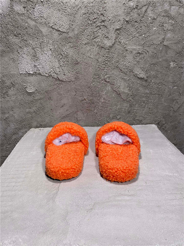 Balenciaga sandals Style 136 - top view showing design