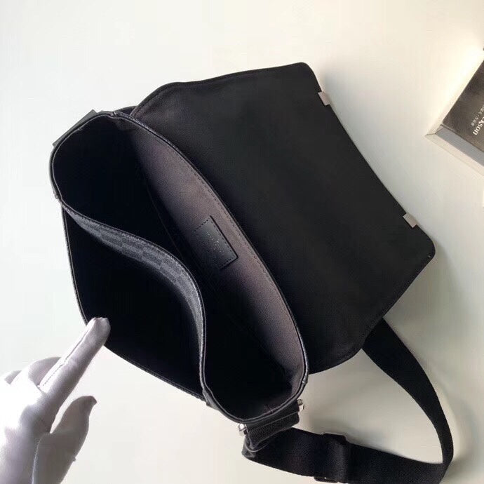 Front view of polished premium women's handbag – women's luxury accessory