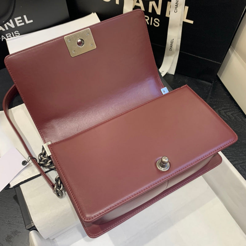  women's handbag, mid design, view 2