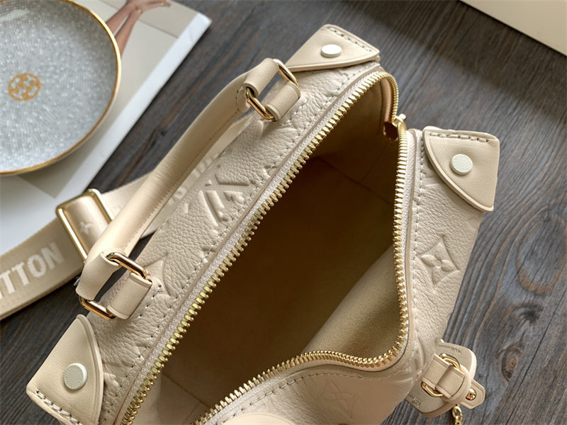  satchel interior and compartment view 27