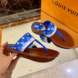 Full silhouette view of Louis Vuitton luxury piece style No.104