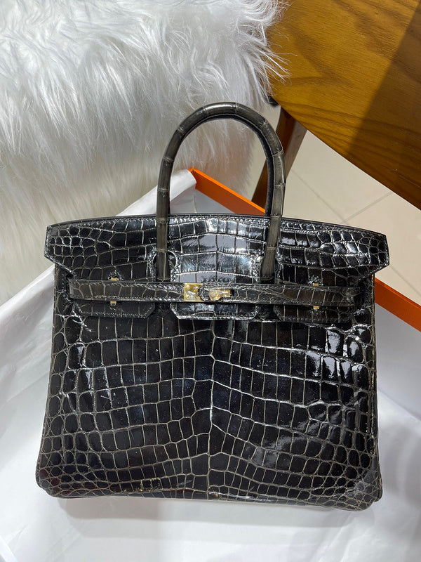 Side view of crisp structured handbag