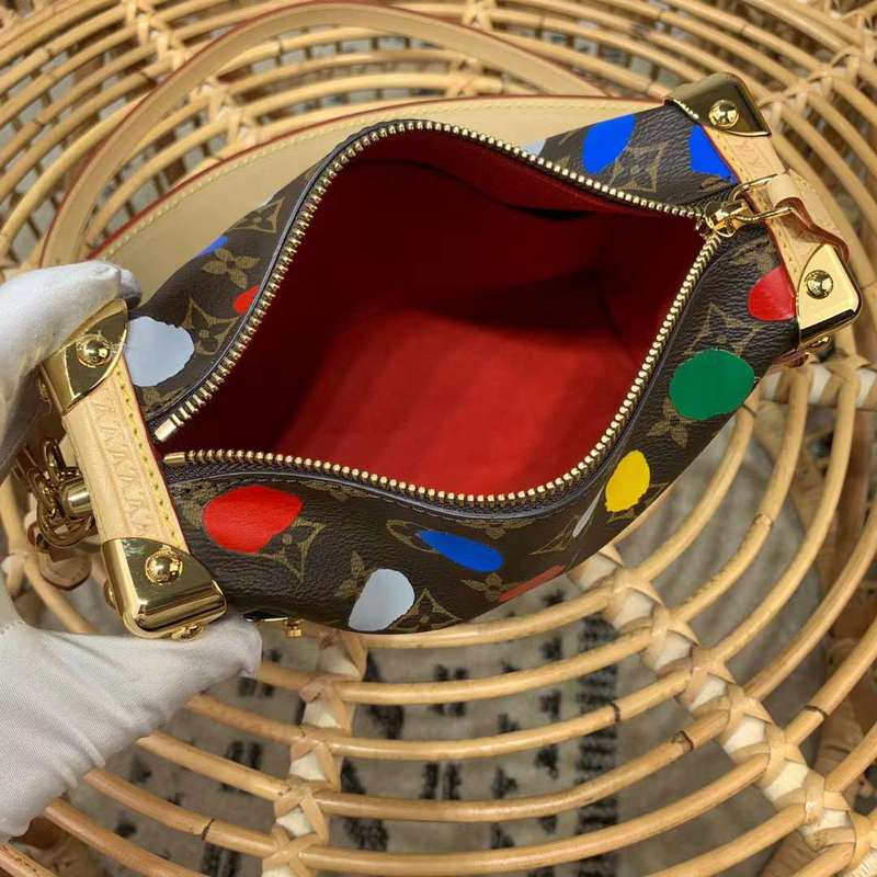 Front view of structured modern women's handbag – women's luxury handbag