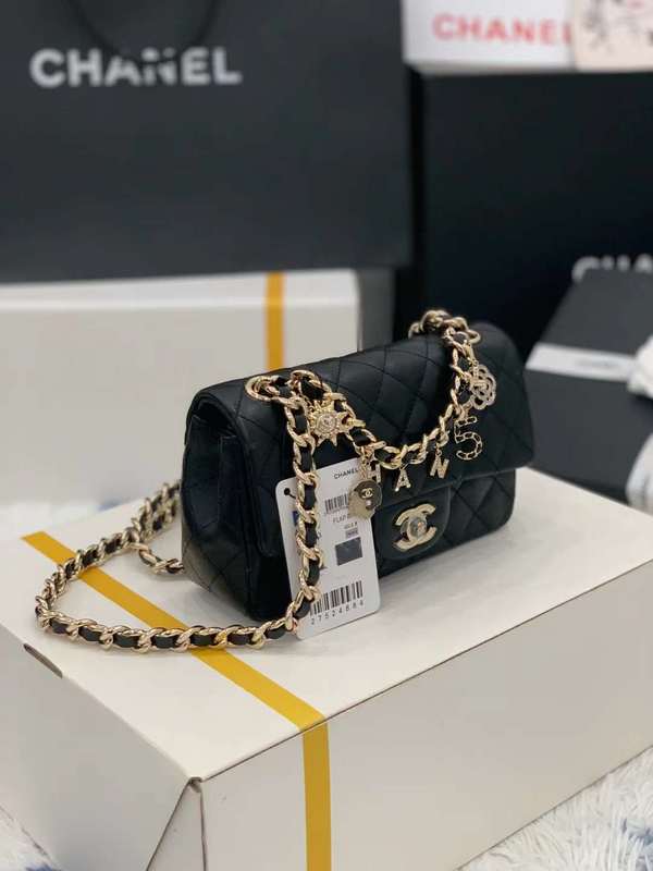 Zivas Charm Refined Structure Designer Handbag (Refined Modern Silhouette) – Close-Up Detail