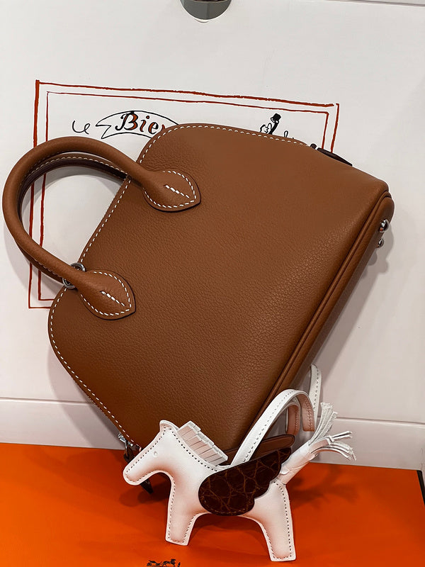 Interior view of minimalist premium bag