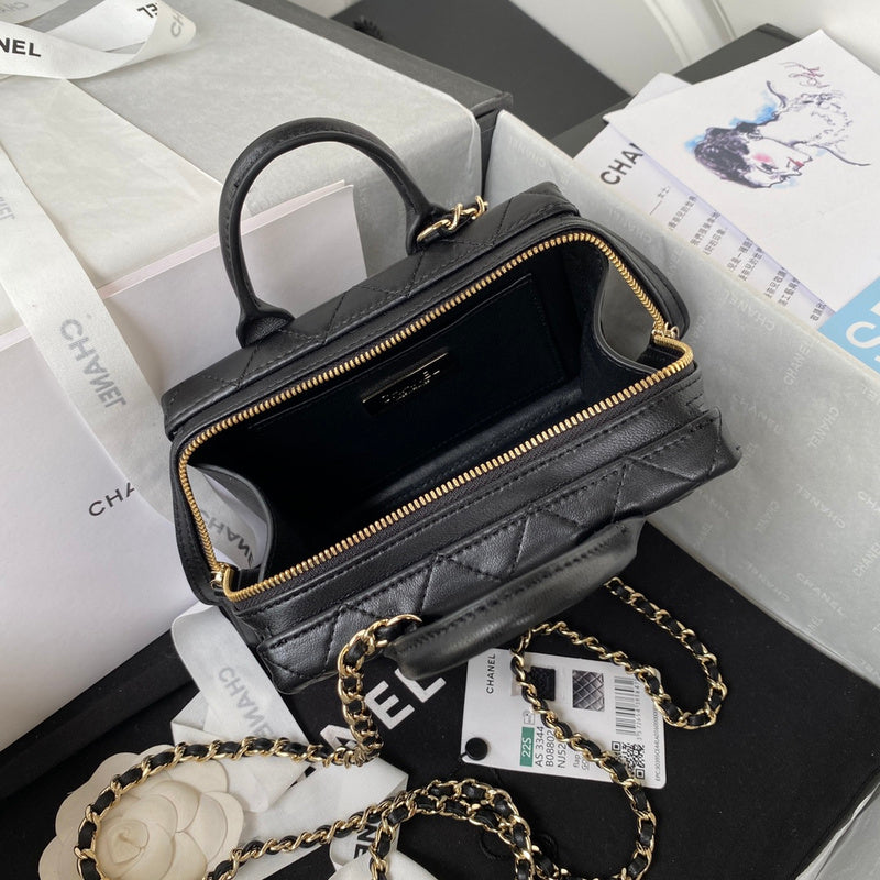  handbag, compact everyday style, image 6